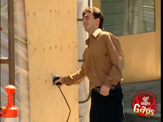 electrician pranks, humor - people from the street are asked to plug the plug into the outlet